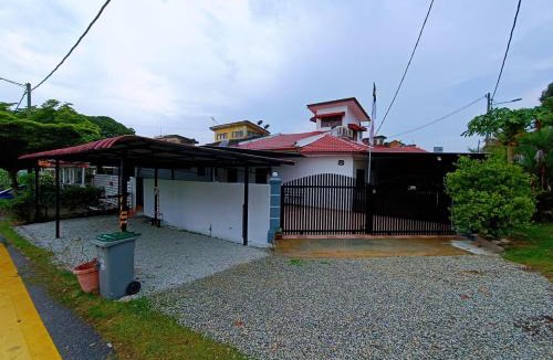 Bukit Beruang House | Bukit Beruang Private Pool Villa by Jeffery Lam Home Management