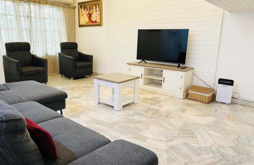 Klang House | Bukit Tinggi, Klang- Cozy home