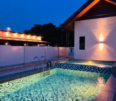 Lubok Buaya Villa | Bungalow D'CENANG II - Private Pool 4 Bedrooms