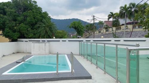 Taman Meru Apartment | BungalowD Pool Villa 7R6B with Netflix Great Movies & Dramas