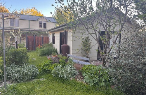 Bungendore House | Bungendore Bungalow. The hidden gem in the middle of town.