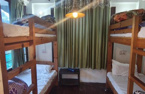 Tosh Hotel | Bunkar house