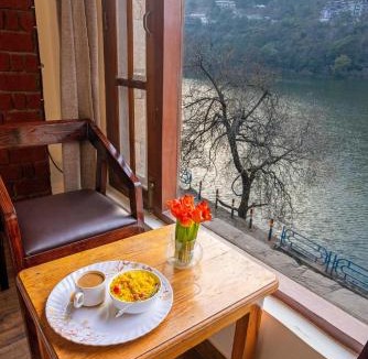 Bhimtal Hotel | By the Lakeside