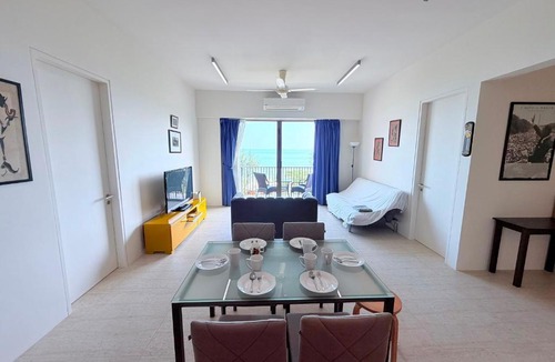 Batu Ferringhi Apartment | By The Sea Direct Seaview n Pool view#B53