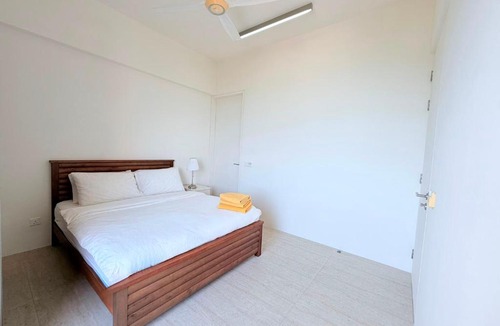 Batu Ferringhi Apartment | By The Sea Direct Seaview n Pool view#B53