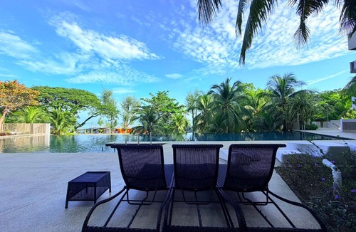 Batu Ferringhi Apartment | By The Sea Luxury Beachfront Resort 223