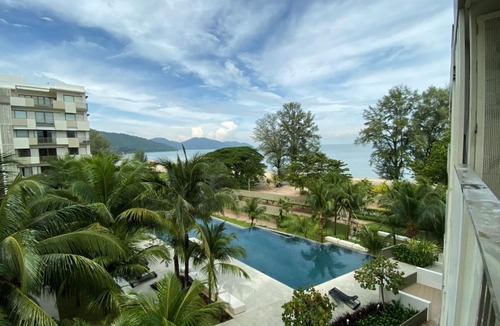 Batu Ferringhi Apartment | BY THE SEA - Penthouse 3 bedroom