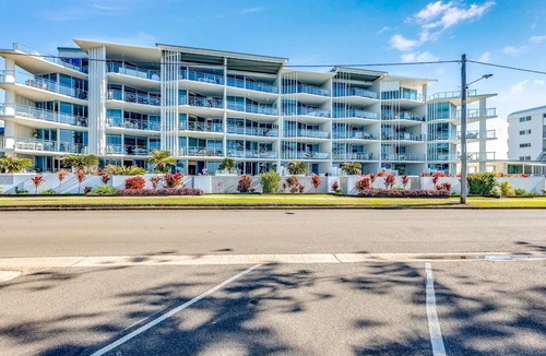 Bargara Apartment | C Bargara Unit 101 Ocean Front