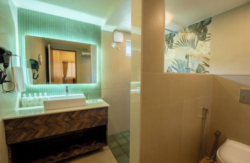 Sernabatim Hotel | C'Roque Beach Resort