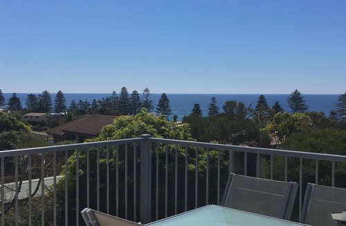 Tuross Head House | C168 DEGREES - updated iconic 70s beach house with 168 degree ocean views
