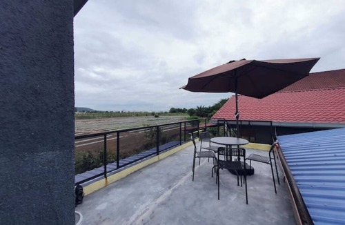 Subang Apartment | Cabin stay with great sunrise and plane spotting