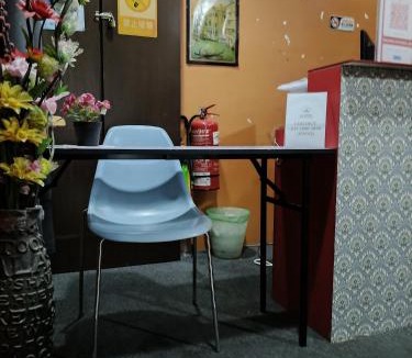 Taman Pertama Hotel | Cahaya Hanson BilikXpert