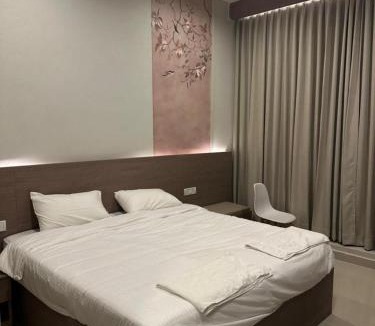 Injambakkam Hotel | Calicut Restaurant & Rooms
