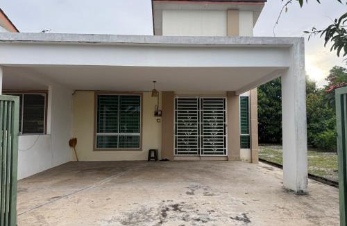 Kampung Bata House | Caliph Homestay