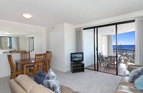 Coolangatta Apartment | Calypso Tower Unit 807 Three bedroom beachfront apartment in central Coolangatta