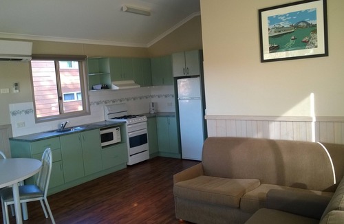 Watson House | Canberra Carotel Motel