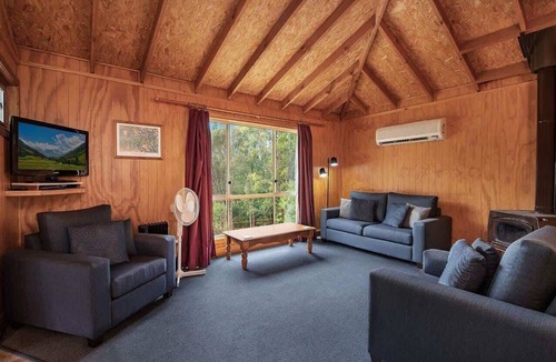 Canobolas Cabin | Canobolas Mountain Two-Bedroom Cabin 2