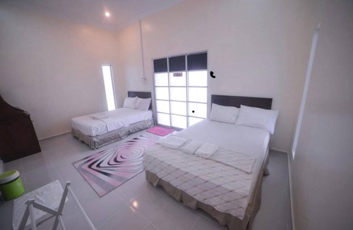 Kampung Kelewang Jatoh Hotel | Capital O 91243 Bee Good Chalet