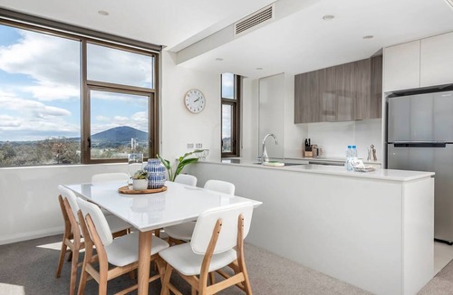 Barton Apartment | Capital Views Apartment with Parking