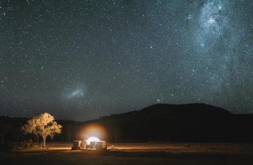 Tenterfield Other | Captain Moonlite Bubbletent at Mirumiru