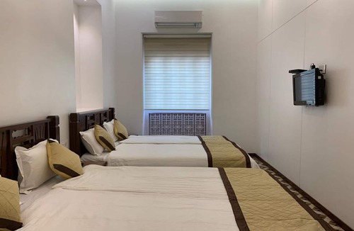 Wellington Pier Hotel | Carlton Hotel