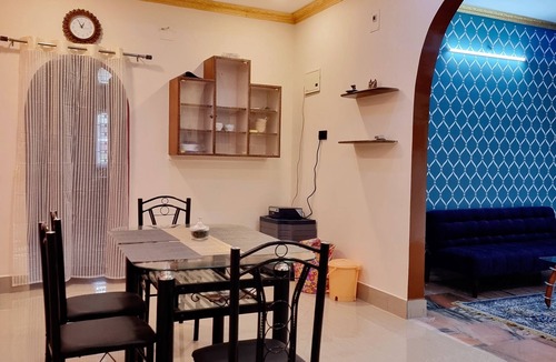 Sualkuchi House | CASA AHORA 2 Bedroom with AC + Kitchen