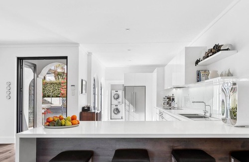 Mosman House | Casa Bella Luxury Waterfront | Executive Luxury House in Sydney with Great Swimming Pool