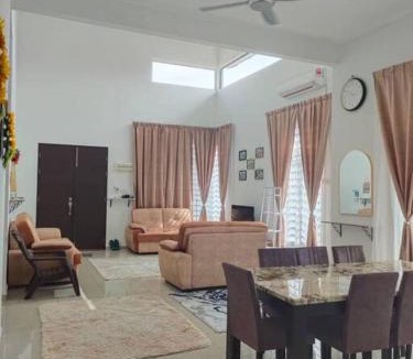 Durian Tunggal Villa | Casa D'Villa Homestay Private Pool Melaka
