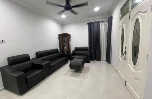 Kampung Sungai Petai House | Casa De Harmoni