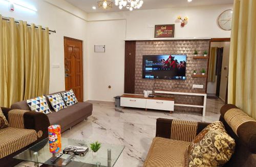 Shrirangapattana Villa | Casa de Shalom - 3 Bedroom AC Villa 65" TV