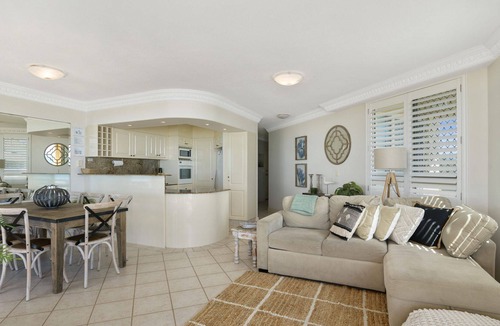Bilinga Apartment | Casa Del Rey 5 - Absolute Beachfront Bilinga apartment perfect for the family