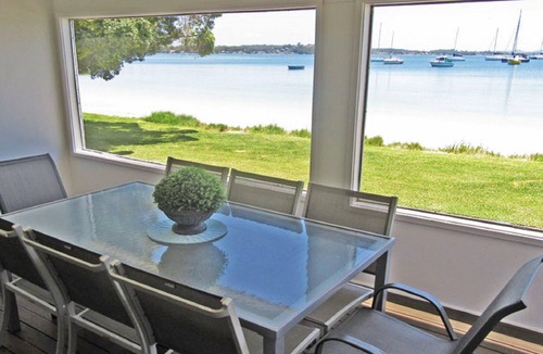 Corlette House | Casa Martins, 219 Foreshore Drive - Absolute Waterfront House