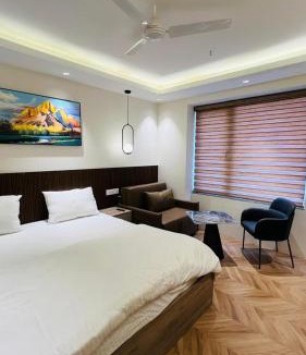 Jaypee Greens Apartment | CASA NOVA lUXURY Stay
