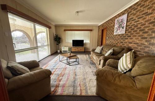 Stanthorpe House | Casa Sarina