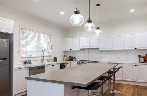 Singleton House | Casita - Modern 4 bedroom cottage in heart of Singleton