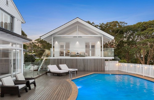 Clontarf House | CASTLE ROCK VILLA- Exemplary family abode overlooking Sydney Harbour