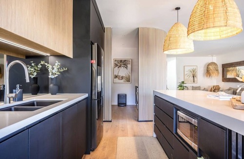 Caves Beach House | Caves Coastal Escape–Beachside, Fireplace, Slps 11