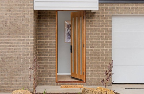 Beechworth Apartment | Central Studio in new townhouse!