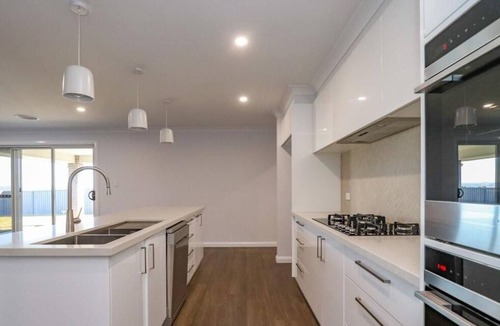Kelso House | Central West. It is in a quiet culdesac and only 4 years old