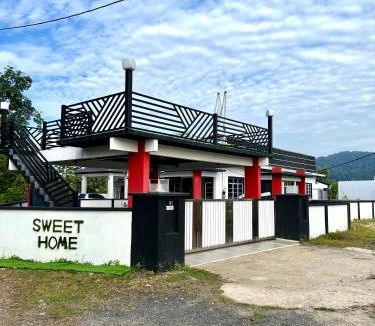 Dungun District House | CFD HOMESTAY PB Dungun Private Pool