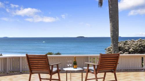 Coffs Harbour House | Charlesworth 15 - Beach Reserve, Amazing Views, Walk to Resorts, Pet Friendly, Sleeps 15,