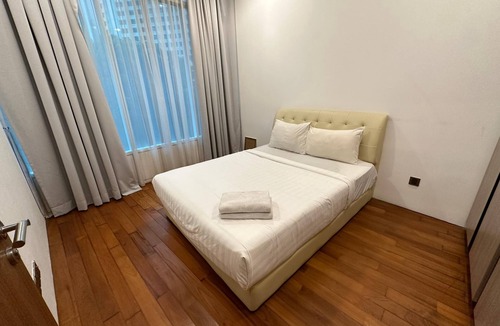 Golden Triangle Apartment | Charming 2-bedroom apartment in delightful Kuala Lumpur with AC, WiFi