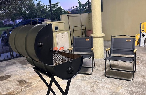 Banting House | Charming 3-bedroom house with WiFi, AC in nice Banting