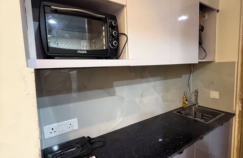 Jaypee Greens Bed & Breakfast | Charming bed & breakfast in enchanting Greater Noida with AC