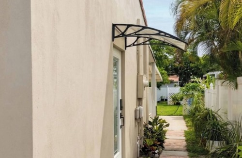 Hialeah Apartment | Charming Loft apartment in pleasant Hialeah with cool AC breeze