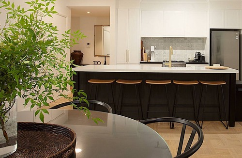 Mosman Apartment | Charming Mosman is beautifully light and stylish three-bedroom apartment in central Mosman location