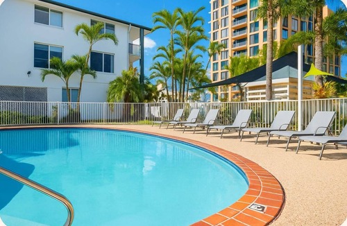 Palm Beach Apartment | Charming Palm Beach Retreat with Pool & BBQ