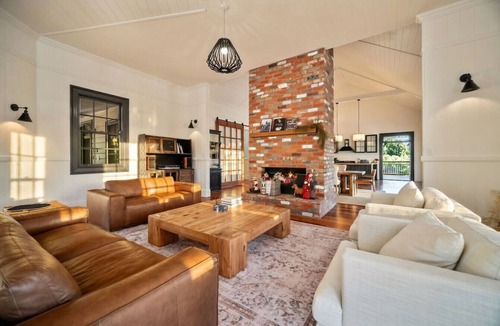 North Tamborine Other | Charming Queenslander With 5 Acres Private Land