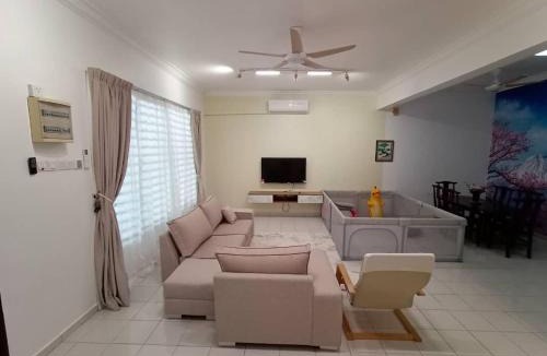 Bukit Tengah House | Cheerfull-Cozy Japanese Style