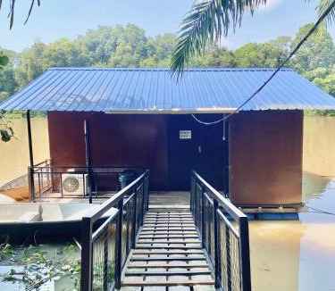 Kuala Rompin House | Chemperai Resort Floating House & Glamping